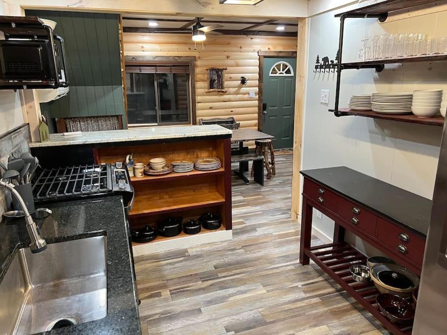 Cubs Den - Hot Tub- Walk To Lake- Fire Pit - Kayaks Oakland Ngoại thất bức ảnh