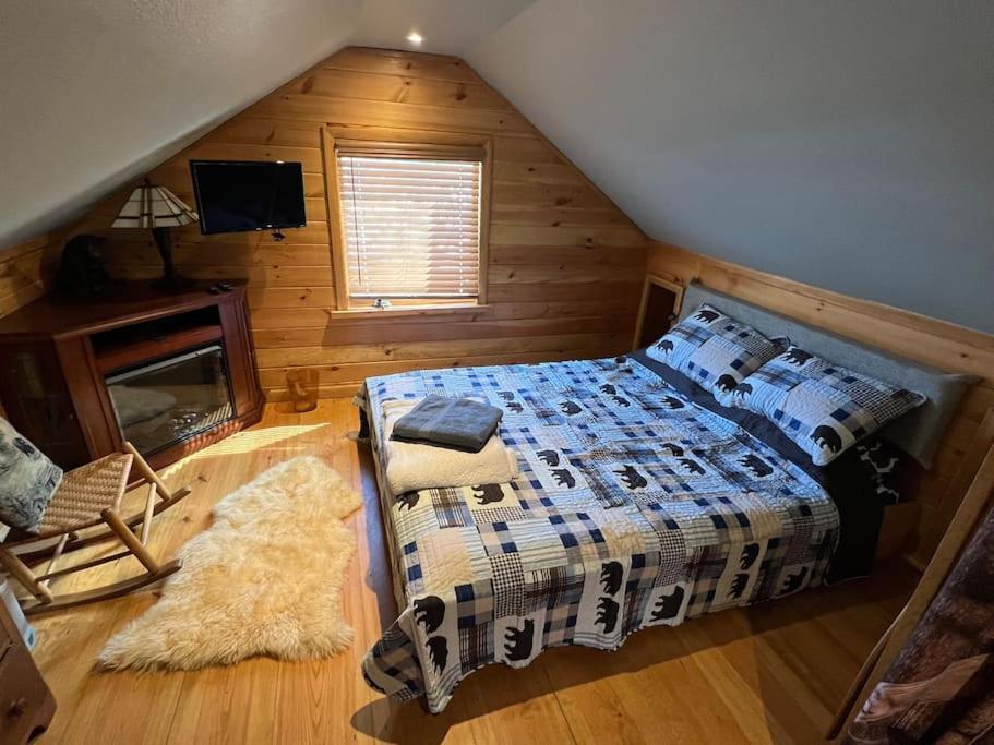 Cubs Den - Hot Tub- Walk To Lake- Fire Pit - Kayaks Oakland Ngoại thất bức ảnh
