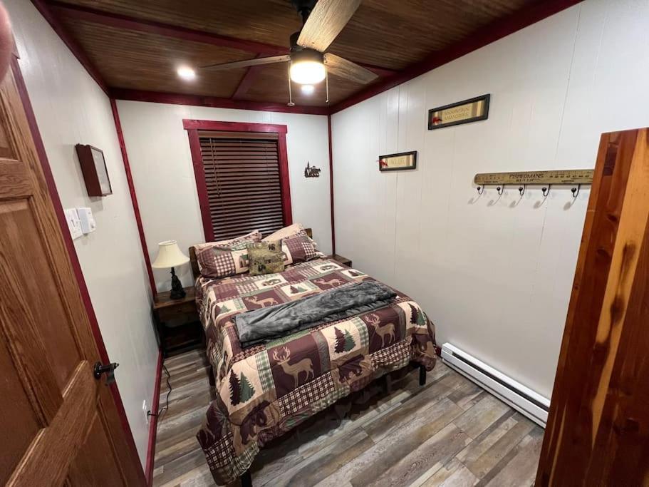 Cubs Den - Hot Tub- Walk To Lake- Fire Pit - Kayaks Oakland Ngoại thất bức ảnh