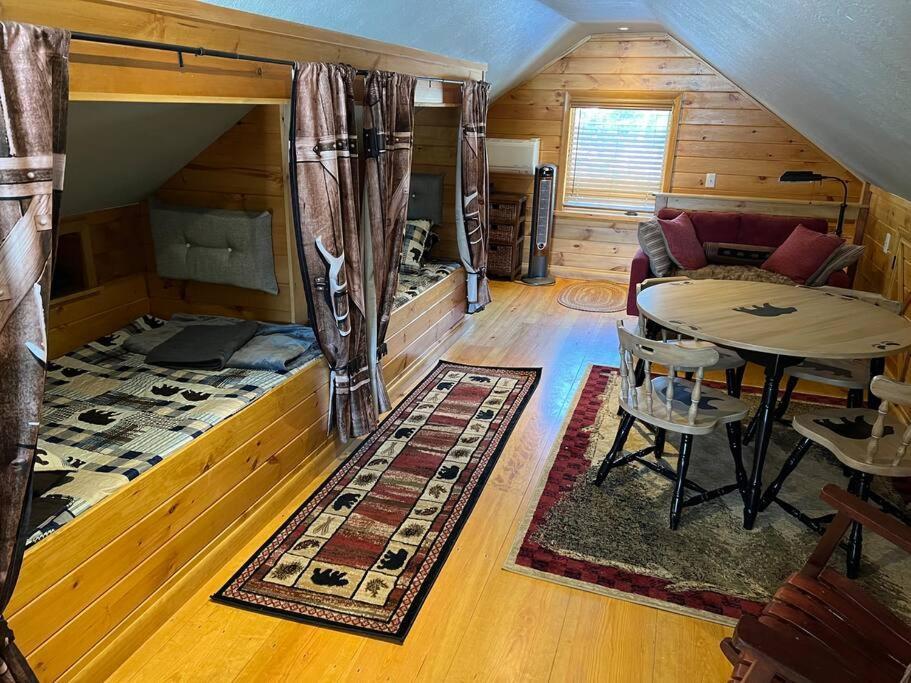 Cubs Den - Hot Tub- Walk To Lake- Fire Pit - Kayaks Oakland Ngoại thất bức ảnh