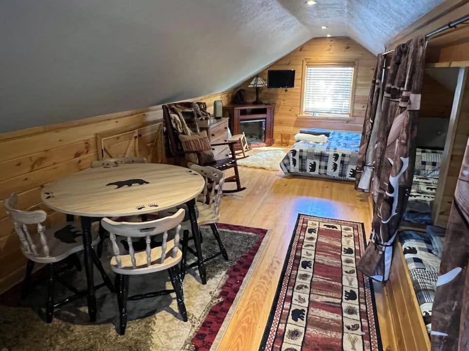 Cubs Den - Hot Tub- Walk To Lake- Fire Pit - Kayaks Oakland Ngoại thất bức ảnh